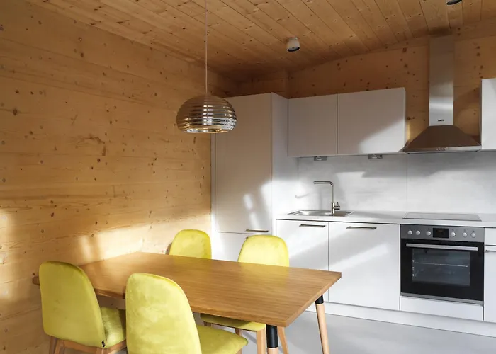 Mondholz - Urban 24-7 Innsbruck